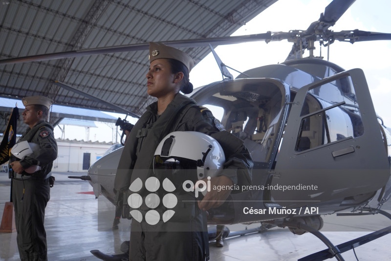 GYE-HELICOPTERO ARMADA