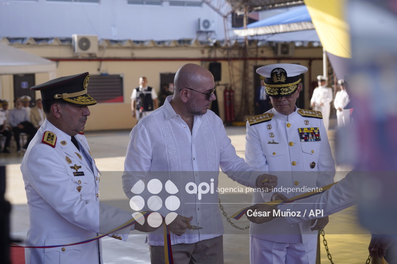 GYE-HELICOPTERO ARMADA