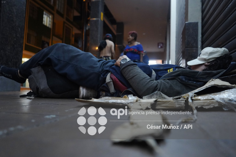 GYE-TOQUE DE QUEDA-HOMELESS