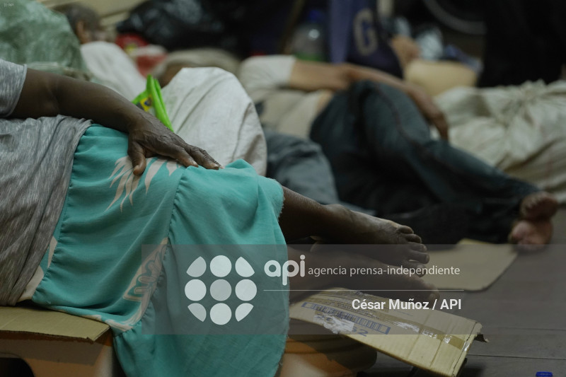 GYE-TOQUE DE QUEDA-HOMELESS