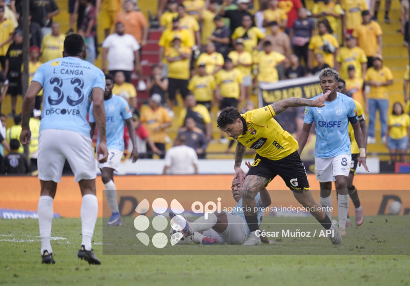 FBL-LIGAECUABET-BARCELONA-CATOLICA