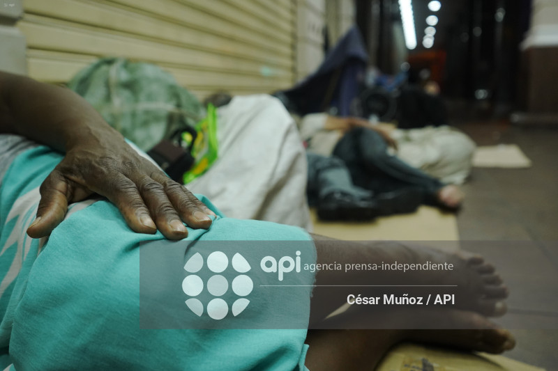 GYE-TOQUE DE QUEDA-HOMELESS