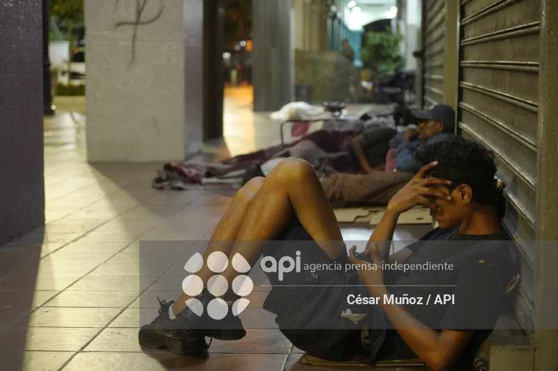 GYE-TOQUE DE QUEDA-HOMELESS