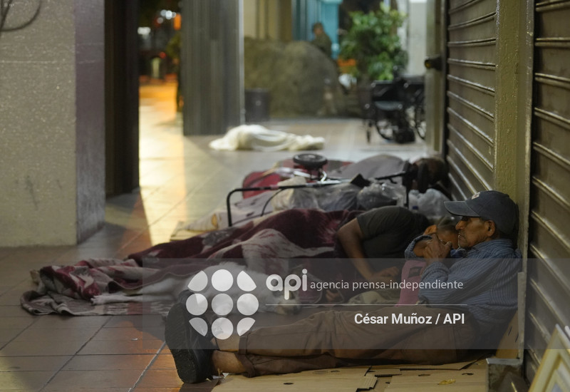 GYE-TOQUE DE QUEDA-HOMELESS