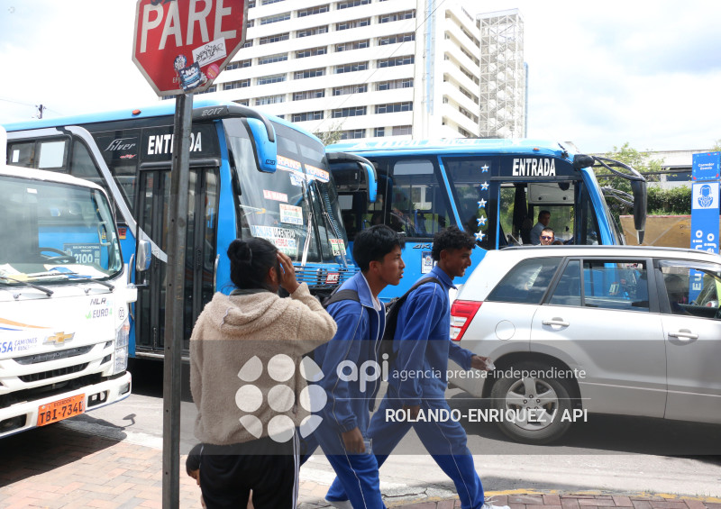 TRANSPORTISTAS ANUNCIAN POSIBLE SUSPENSION DE OPERACIONES