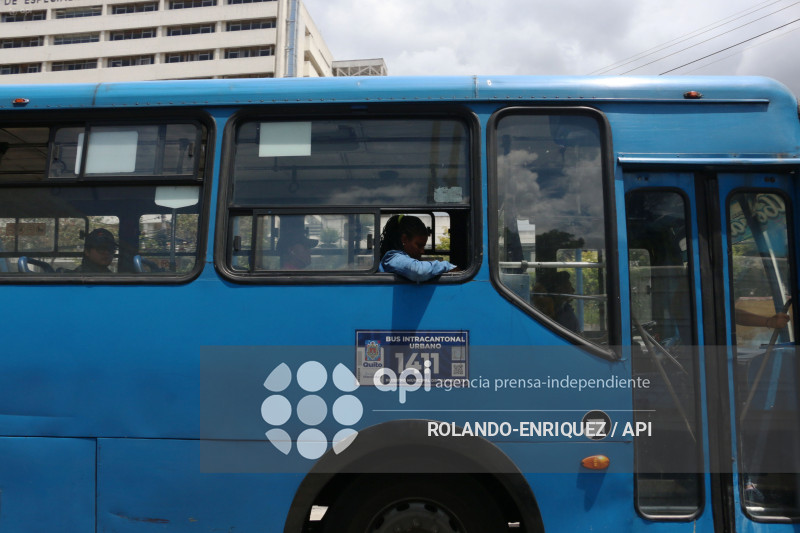 TRANSPORTISTAS ANUNCIAN POSIBLE SUSPENSION DE OPERACIONES