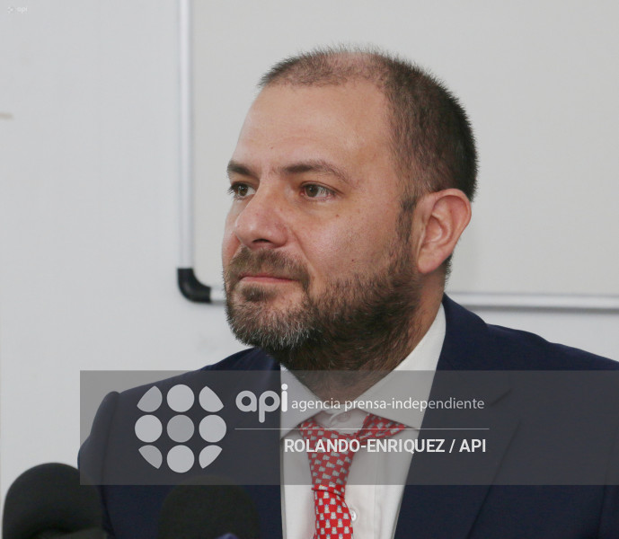 JUAN ESTEBAN GUARDERAS PRE CANDIDATO ALCALDE QUITO