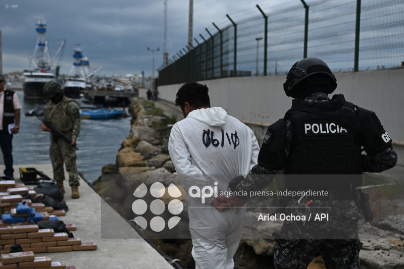 MANTA-DETENIDO-DROGA-PUERTO