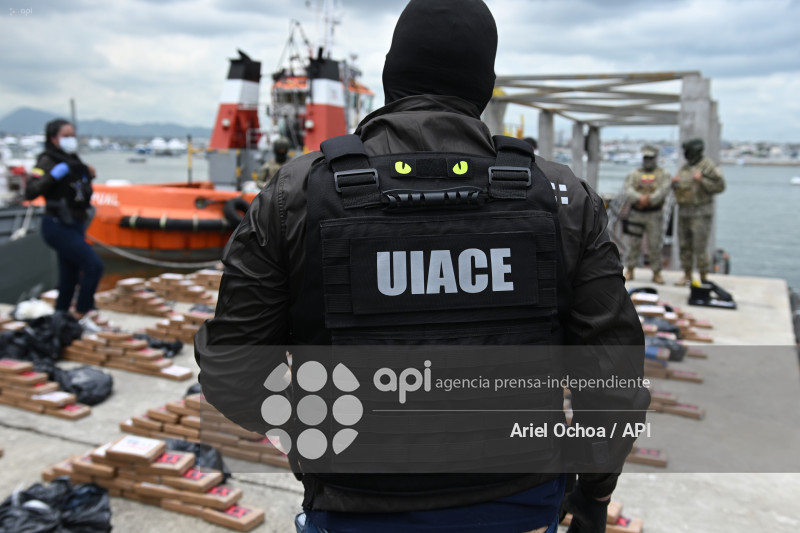 MANTA-DETENIDO-DROGA-PUERTO