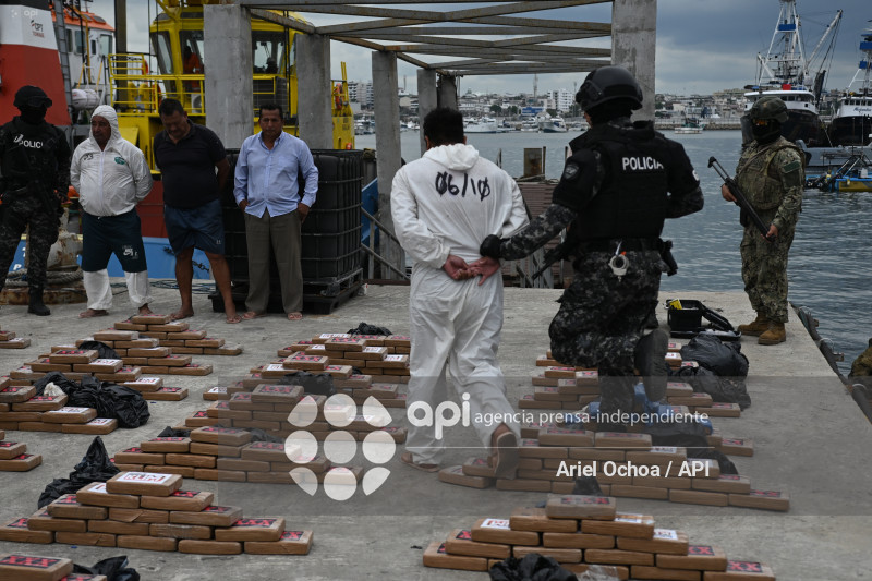 MANTA-DETENIDO-DROGA-PUERTO