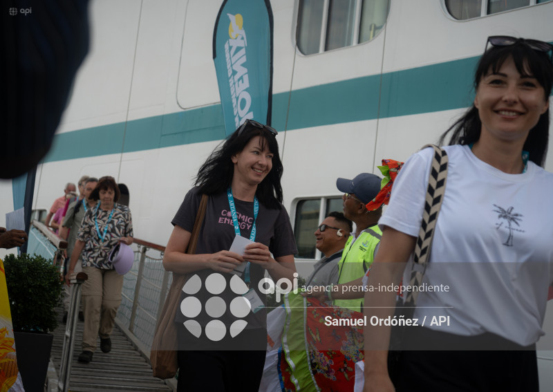 ESM-VISITA CRUCERO ARTANIA