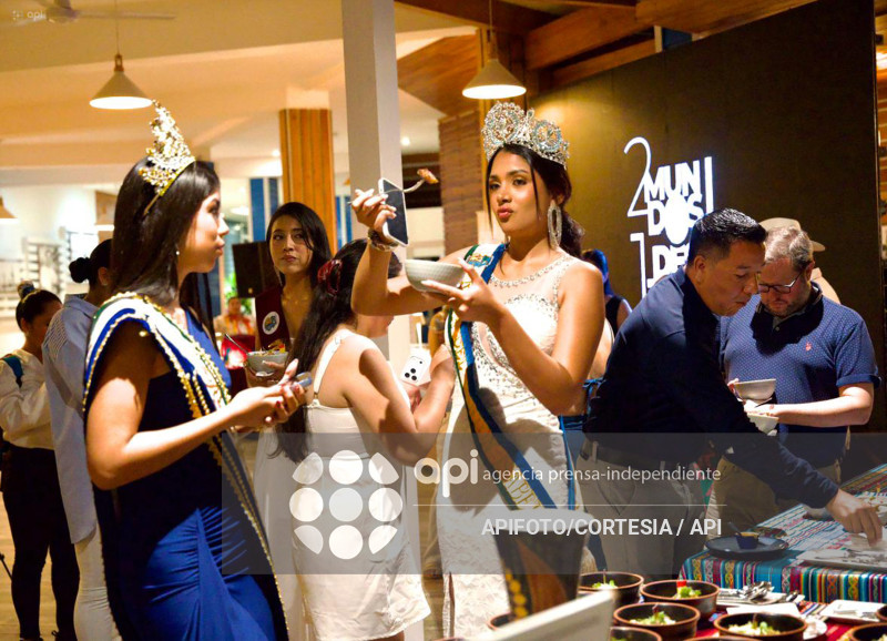 CUENCA-INAGURACION PRIMER VUELO-CUENCA GALAPAGOS