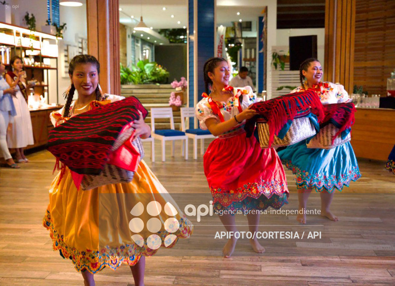 CUENCA-INAGURACION PRIMER VUELO-CUENCA GALAPAGOS
