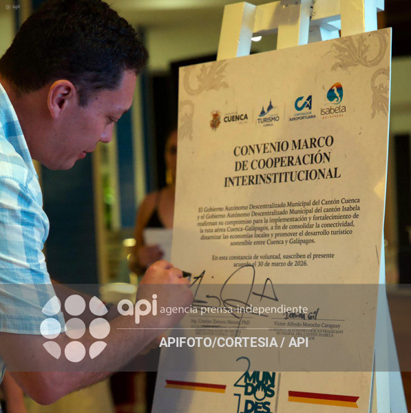 CUENCA-INAGURACION PRIMER VUELO-CUENCA GALAPAGOS