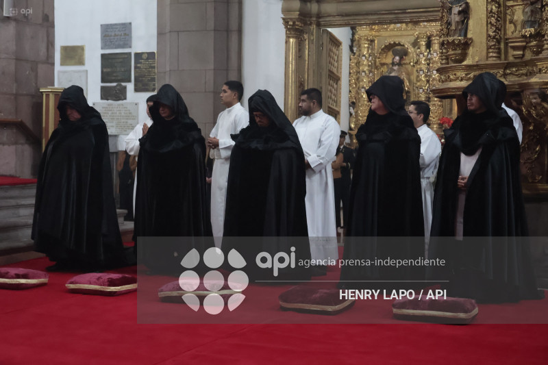 ARRASTRE DE CAUDAZ  SEMANA SANTA