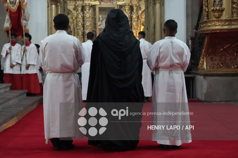 ARRASTRE DE CAUDAZ  SEMANA SANTA