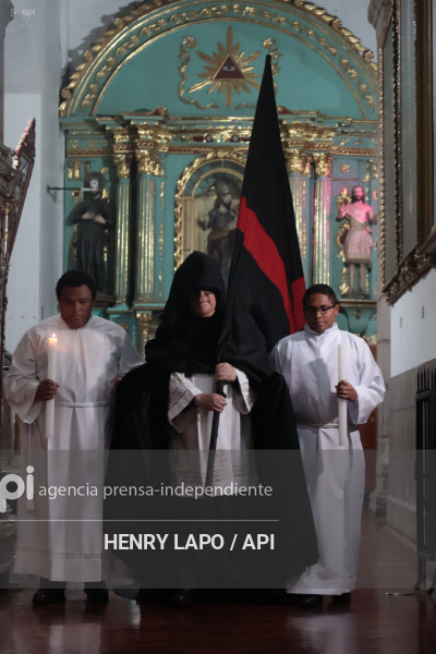 ARRASTRE DE CAUDAZ  SEMANA SANTA