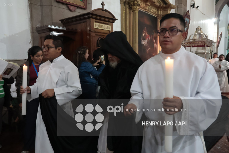 ARRASTRE DE CAUDAZ  SEMANA SANTA