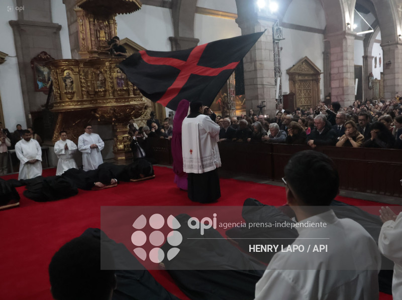 ARRASTRE DE CAUDAZ  SEMANA SANTA