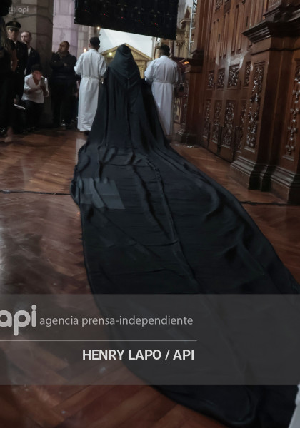 ARRASTRE DE CAUDAZ  SEMANA SANTA