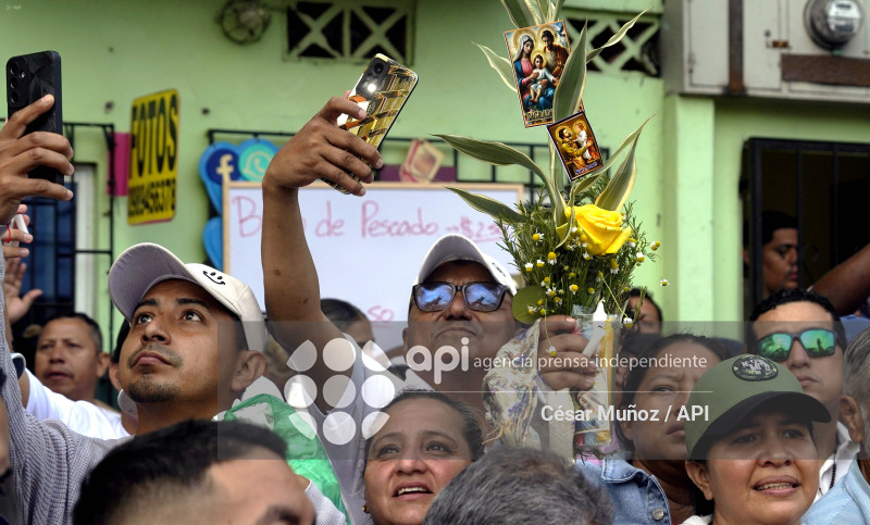 GYE-PROCESION CRISTO DEL CONSUELO