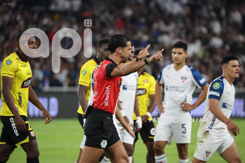 FBL LIGA ECUABET LDU VS BARCELONA