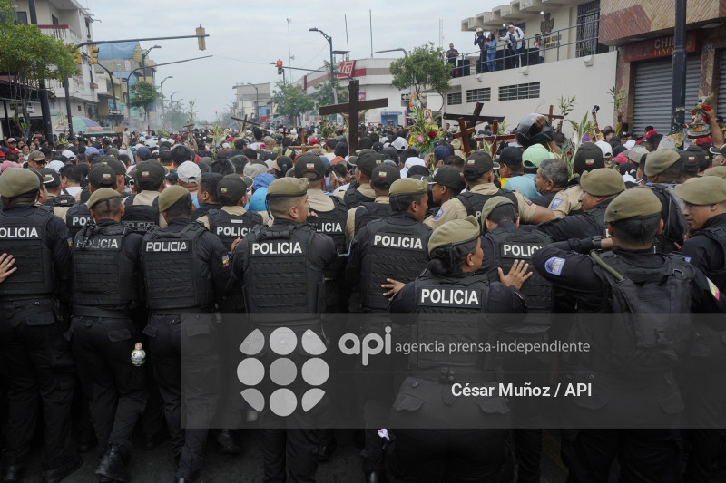 GYE-PROCESION CRISTO DEL CONSUELO