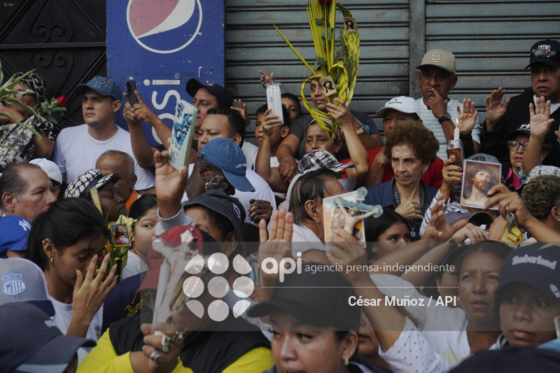 GYE-PROCESION CRISTO DEL CONSUELO