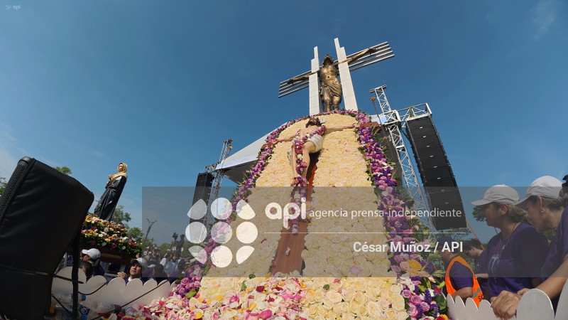 GYE-PROCESION CRISTO DEL CONSUELO