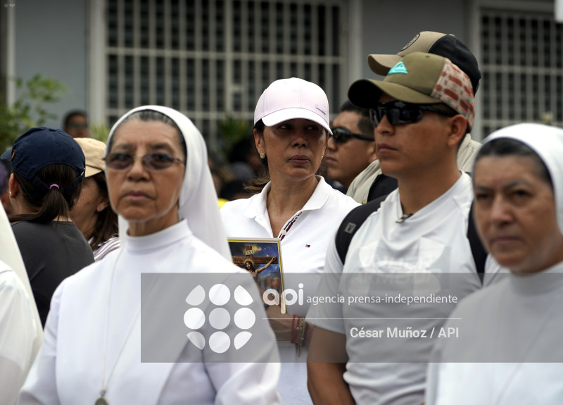 GYE-PROCESION CRISTO DEL CONSUELO