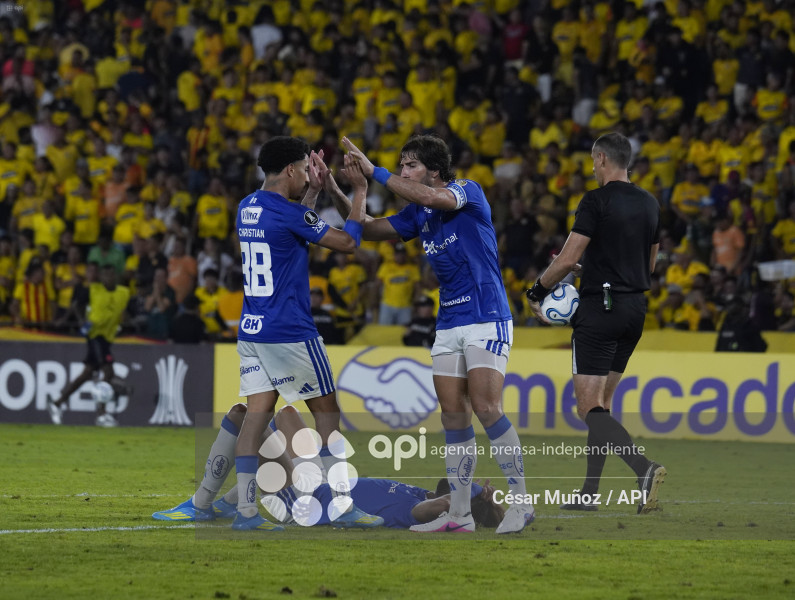 FBL-LIBERTADORES-BARCELONA-CRUZEIRO