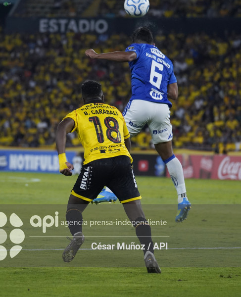 FBL-LIBERTADORES-BARCELONA-CRUZEIRO