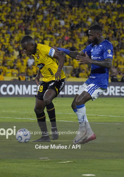FBL-LIBERTADORES-BARCELONA-CRUZEIRO