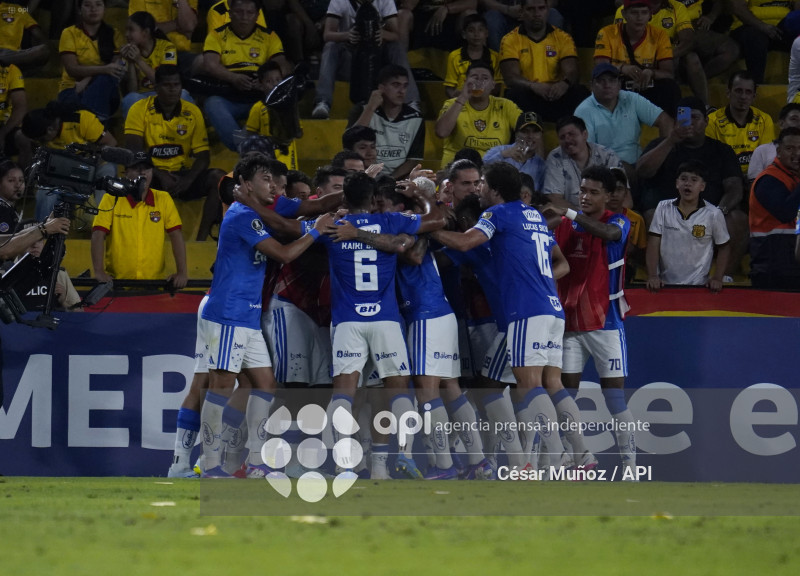 FBL-LIBERTADORES-BARCELONA-CRUZEIRO