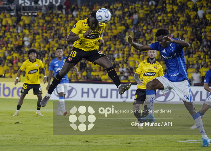 FBL-LIBERTADORES-BARCELONA-CRUZEIRO