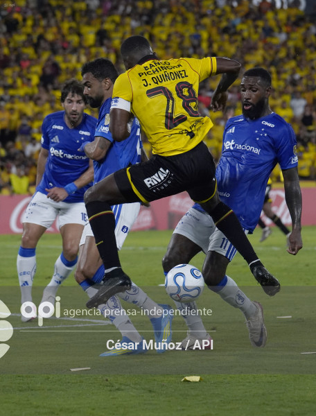FBL-LIBERTADORES-BARCELONA-CRUZEIRO