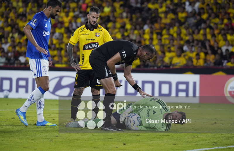 FBL-LIBERTADORES-BARCELONA-CRUZEIRO