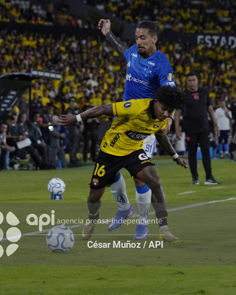 FBL-LIBERTADORES-BARCELONA-CRUZEIRO