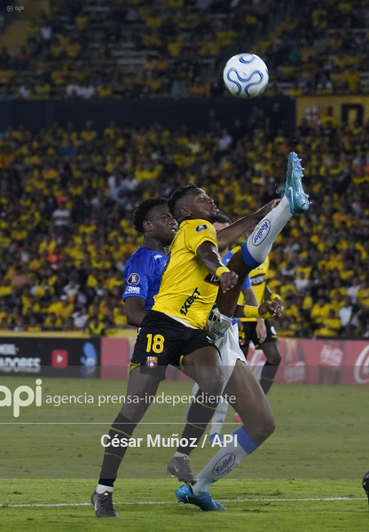 FBL-LIBERTADORES-BARCELONA-CRUZEIRO