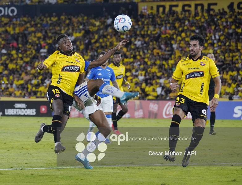 FBL-LIBERTADORES-BARCELONA-CRUZEIRO