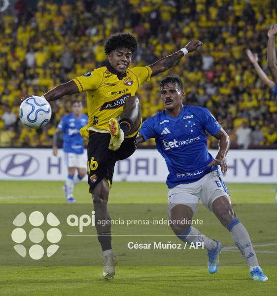 FBL-LIBERTADORES-BARCELONA-CRUZEIRO