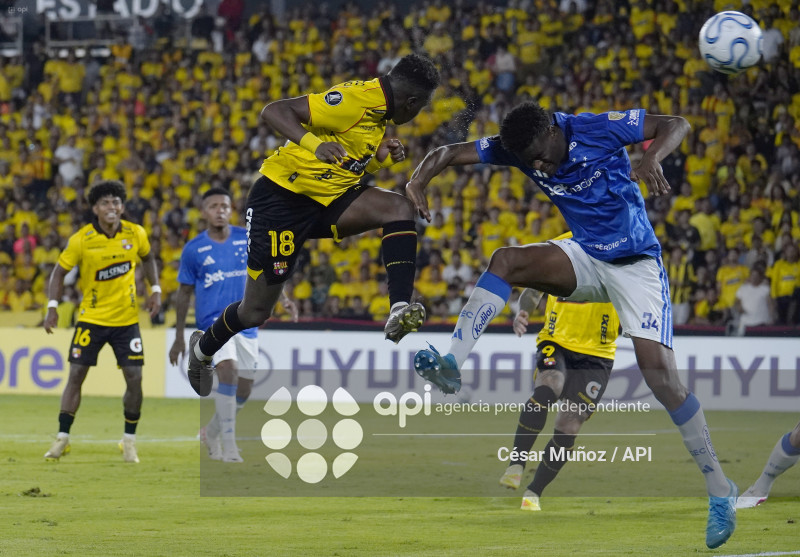 FBL-LIBERTADORES-BARCELONA-CRUZEIRO
