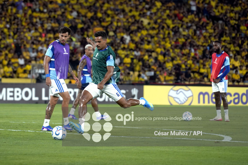 FBL-LIBERTADORES-BARCELONA-CRUZEIRO