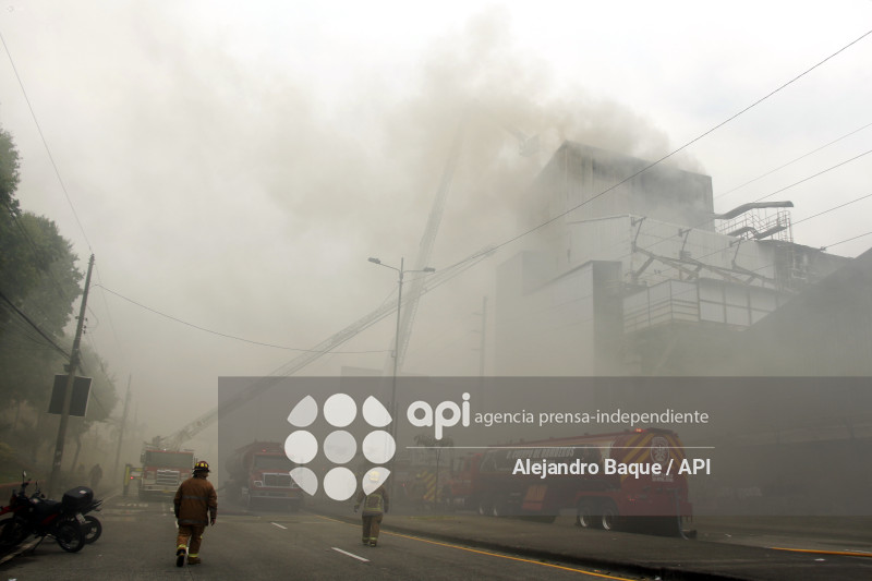 GYE-INCENDIO FABRICA CAFE