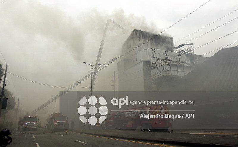 GYE-INCENDIO FABRICA CAFE