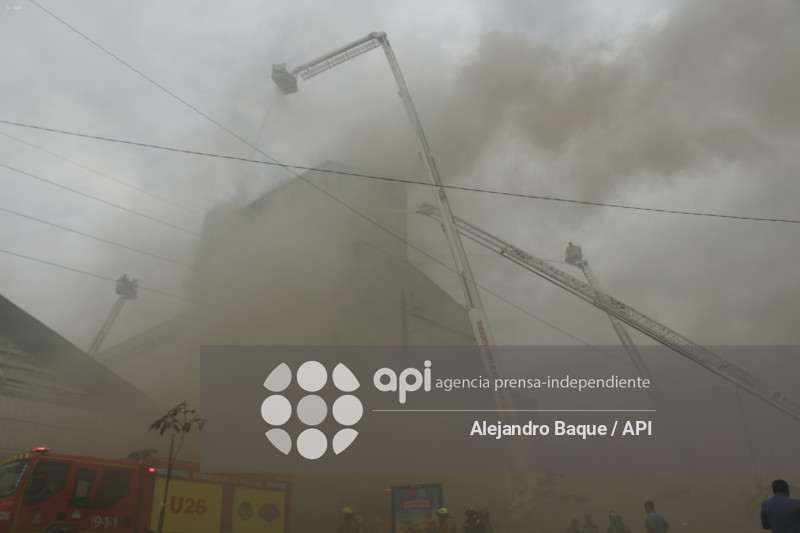 GYE-INCENDIO FABRICA CAFE