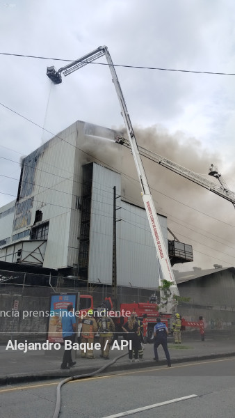 GYE-INCENDIO FABRICA CAFE