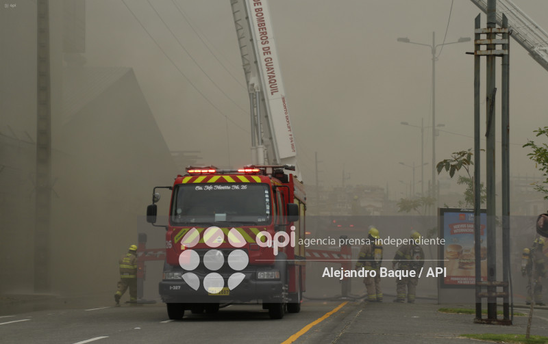 GYE-INCENDIO FABRICA CAFE