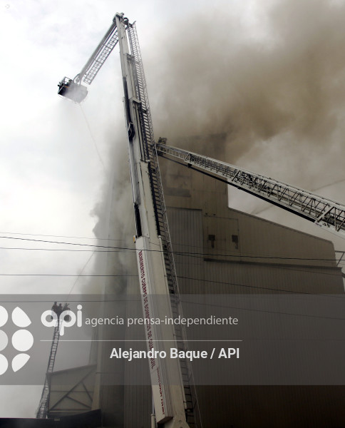 GYE-INCENDIO FABRICA CAFE