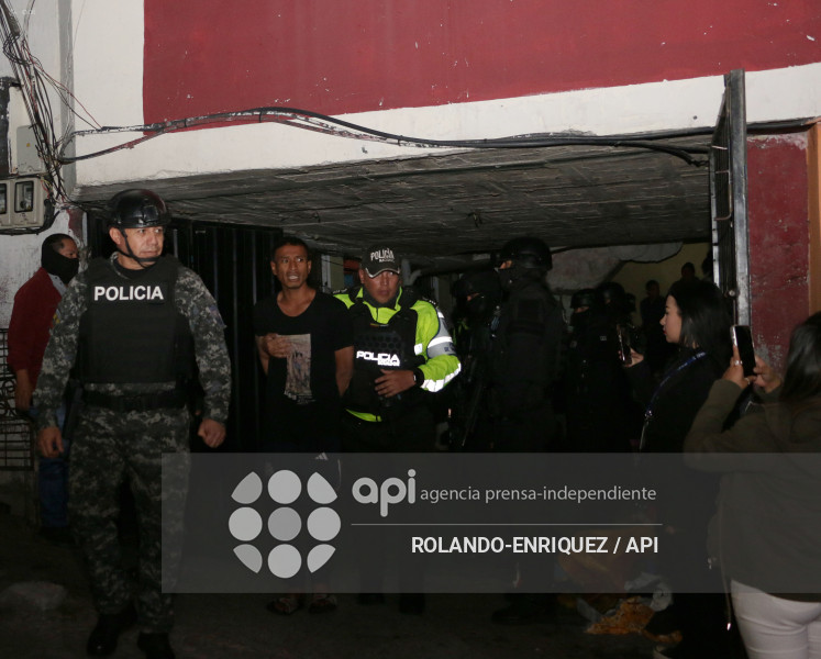 POLICIA OPERATIVOS SEGURIDAD COMITE DEL PUEBLO